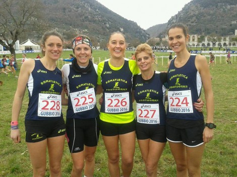 La squadra assoluta femminile con Ilaria,Chiara,Alessandra,Pina ed Eleonora
