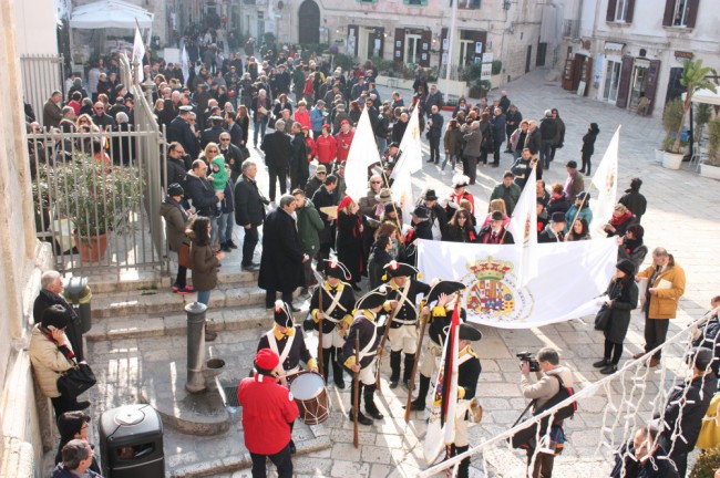 la S. Messa delle Bandiere 2016, celebrata a Polignano a Mare la S. Messa delle Bandiere 2016, celebrata a Polignano a Mare