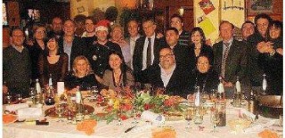 I giornalisti di Chieti si fanno gli auguri di Buon Natale (2012) - Foto de "Il Centro" I giornalisti di Chieti si fanno gli auguri di Buon Natale (2012) - Foto de "Il Centro"